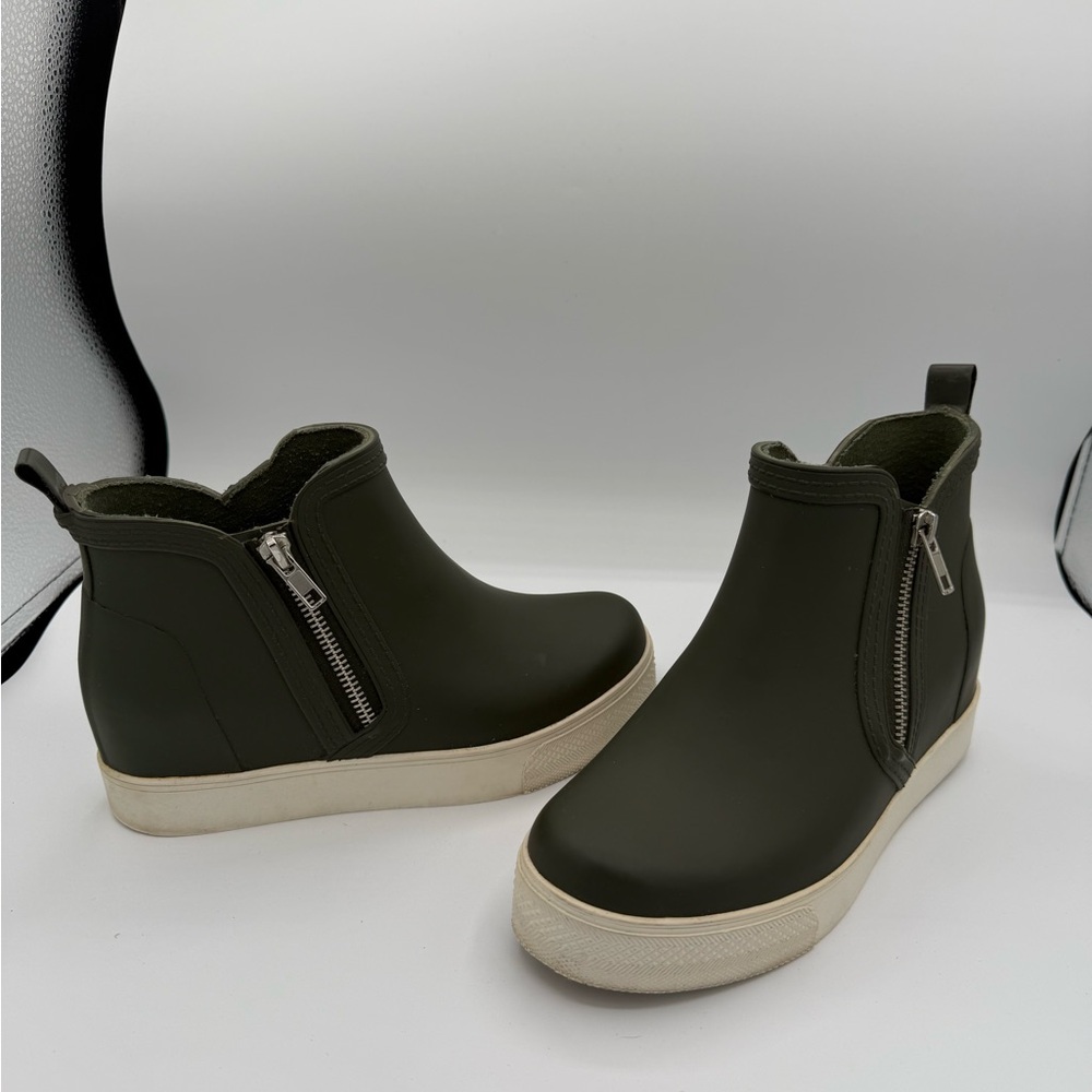 Steve Madden Dark Green Ankle Booties